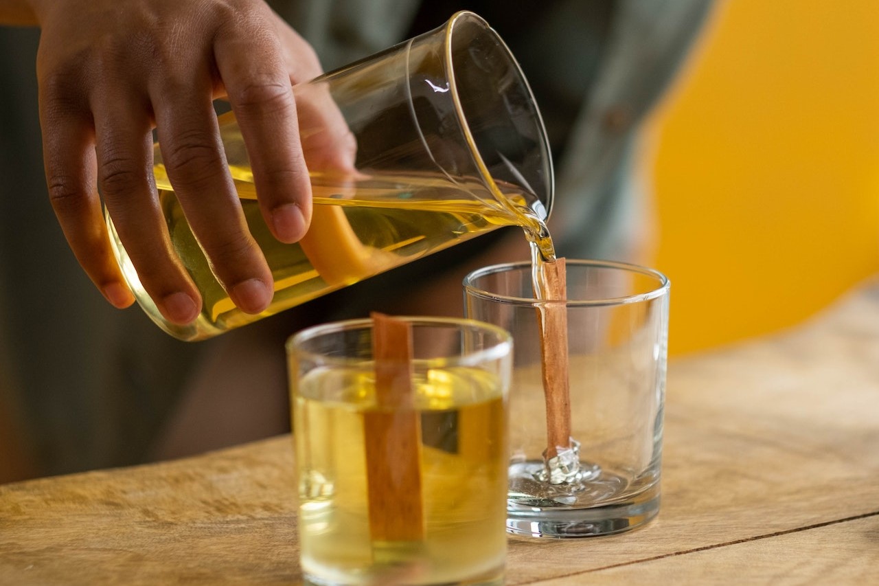 Hand Poured Candles vs. Machine Poured Which Is Better?